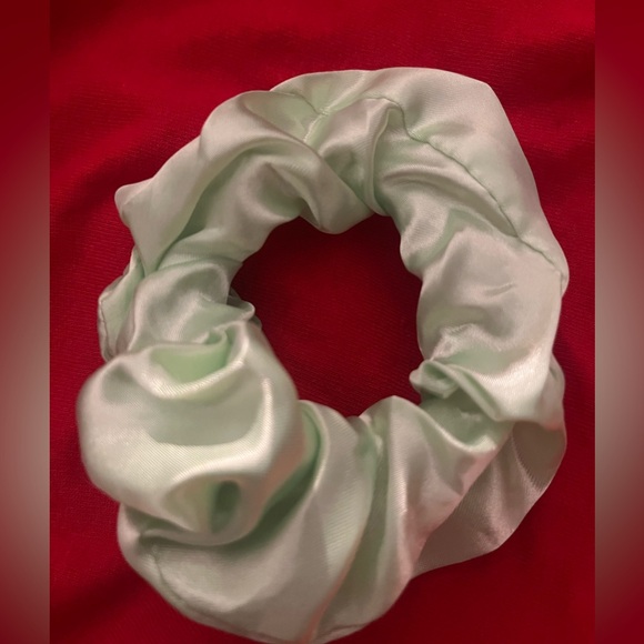 LED Light Up YELLOW Hair Scrunchies for Women and Girls - OTHER COLORS SOLD OUT - Picture 8 of 16